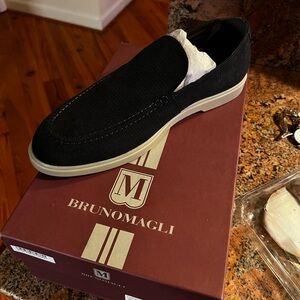Men’s 10.5 brand new Brunomagli Lucio navy suede shoes